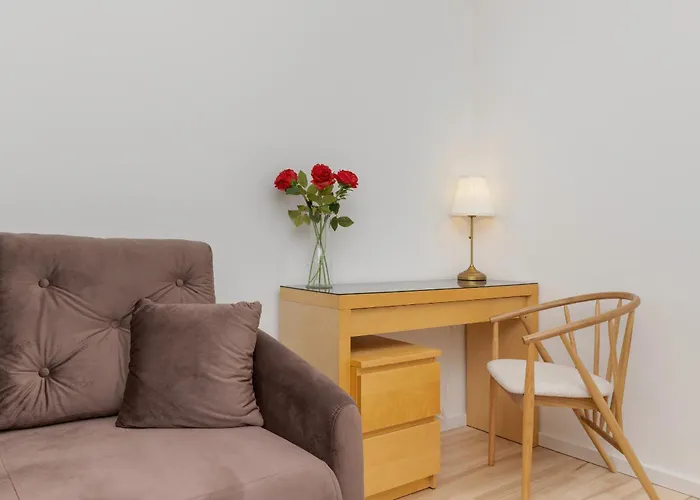 Daire Two Bedroom In With Desk For Remote Work And Bathtub By Renters Gdansk