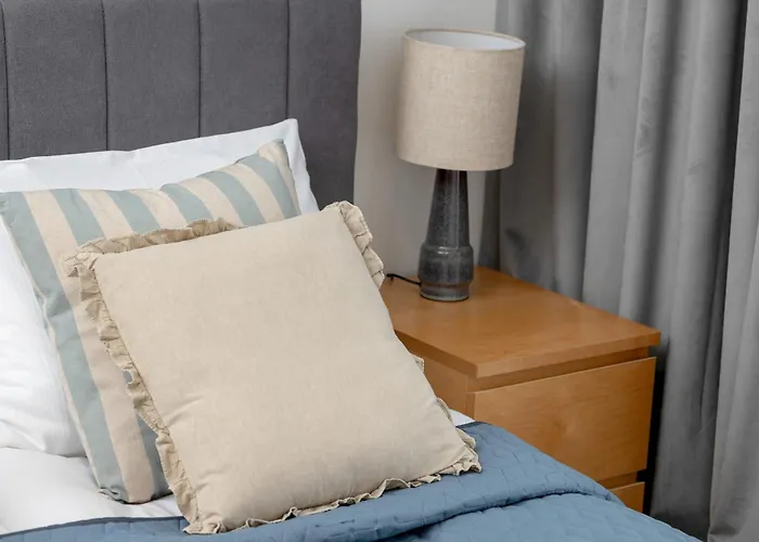 Appartamento Two Bedroom In With Desk For Remote Work And Bathtub By Renters Danzica