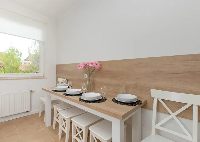 Two Bedroom In With Desk For Remote Work And Bathtub By Renters Gdansk