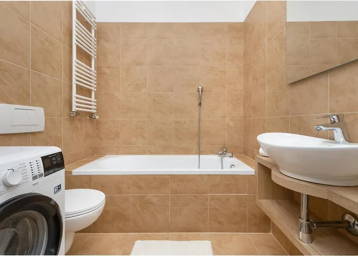 Two Bedroom In With Desk For Remote Work And Bathtub By Renters * Gdansk