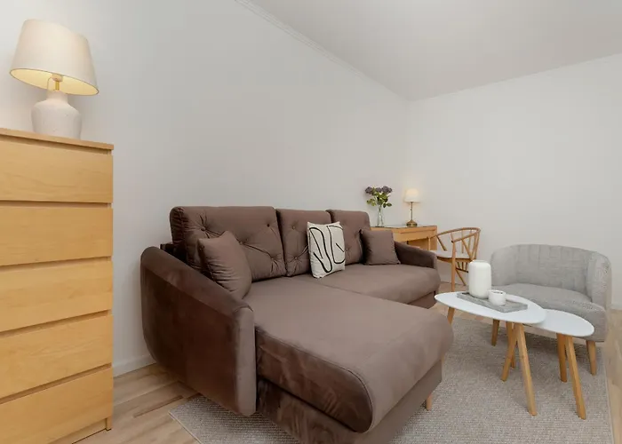 Two Bedroom In With Desk For Remote Work And Bathtub By Renters Appartamento *