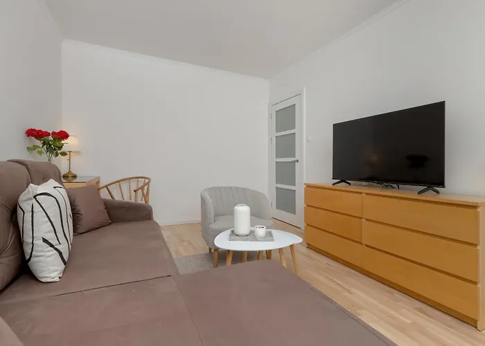 Appartamento Two Bedroom In With Desk For Remote Work And Bathtub By Renters *